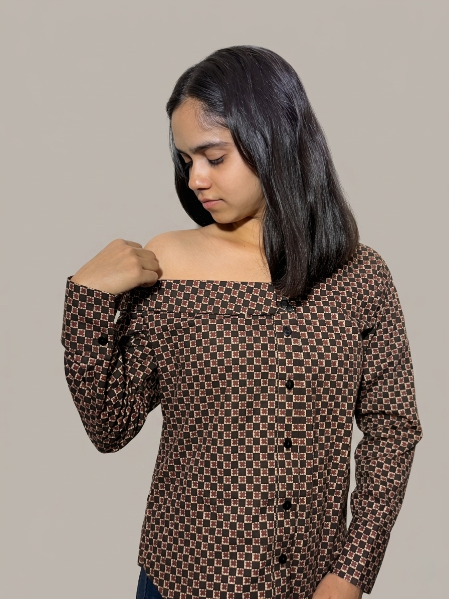 Grids Printed Off-Shoulder Shirt: Star Box