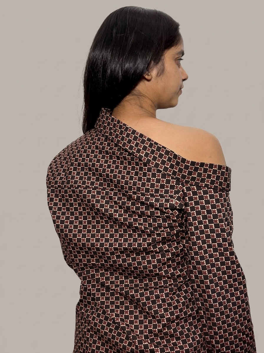 Grids Printed Off-Shoulder Shirt: Star Box